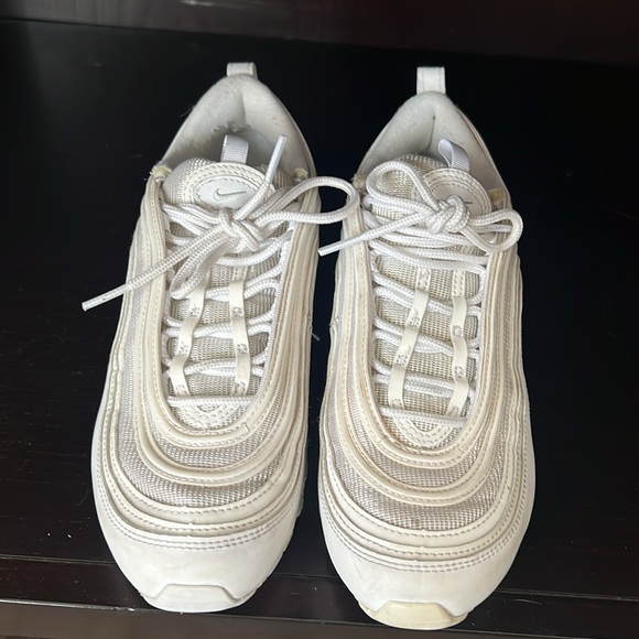 Nike Air Max Women’s 9 tennis shoes - Picture 2 of 4